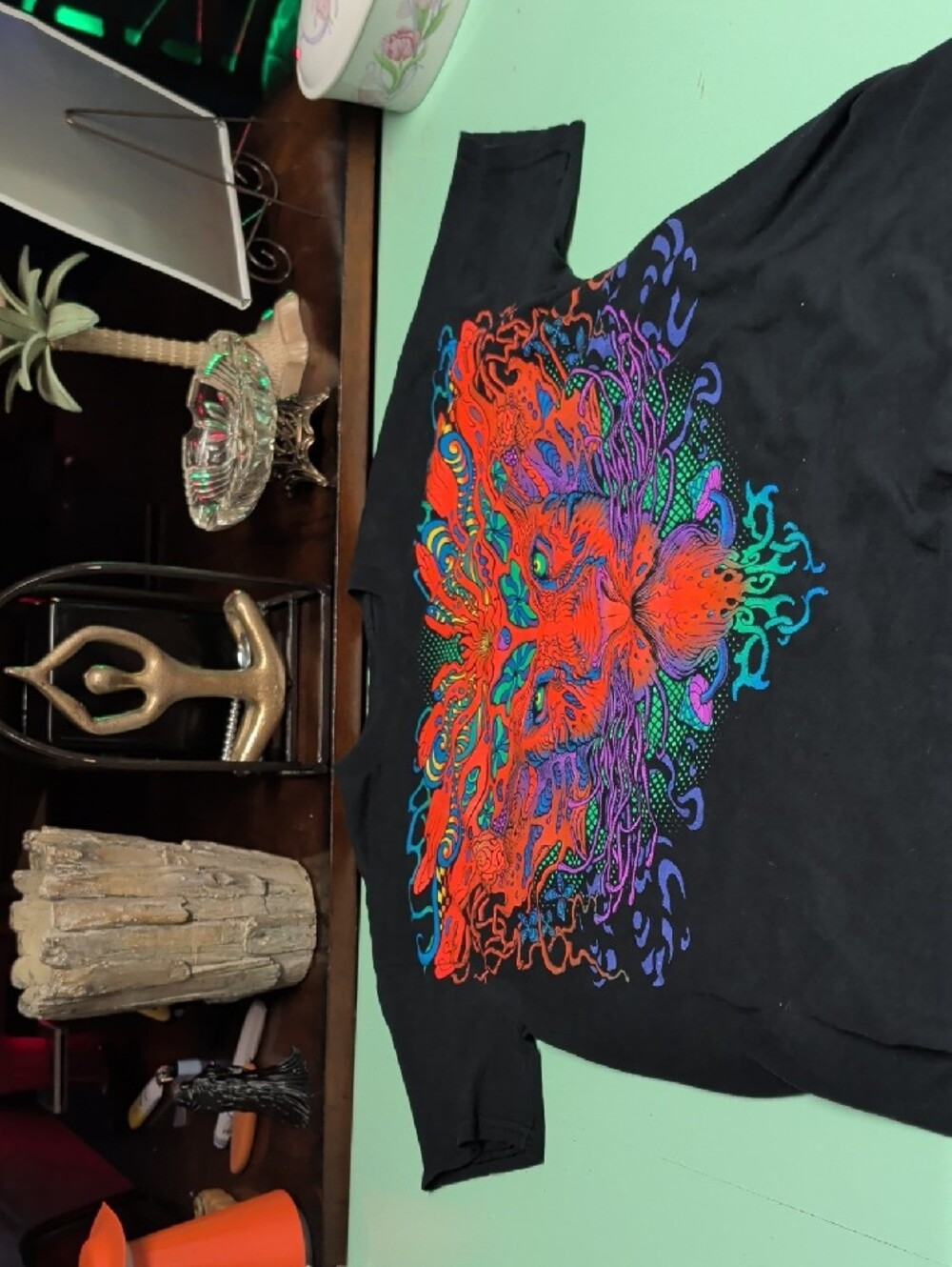 Men's Black Graphic T-Shirt with Multicolor Psychedelic Lion - Picture 6 of 7